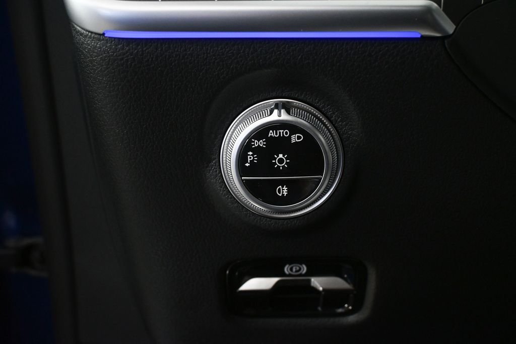 New 2026 Starling Blue Metallic Mercedes-Benz C 300 image 9