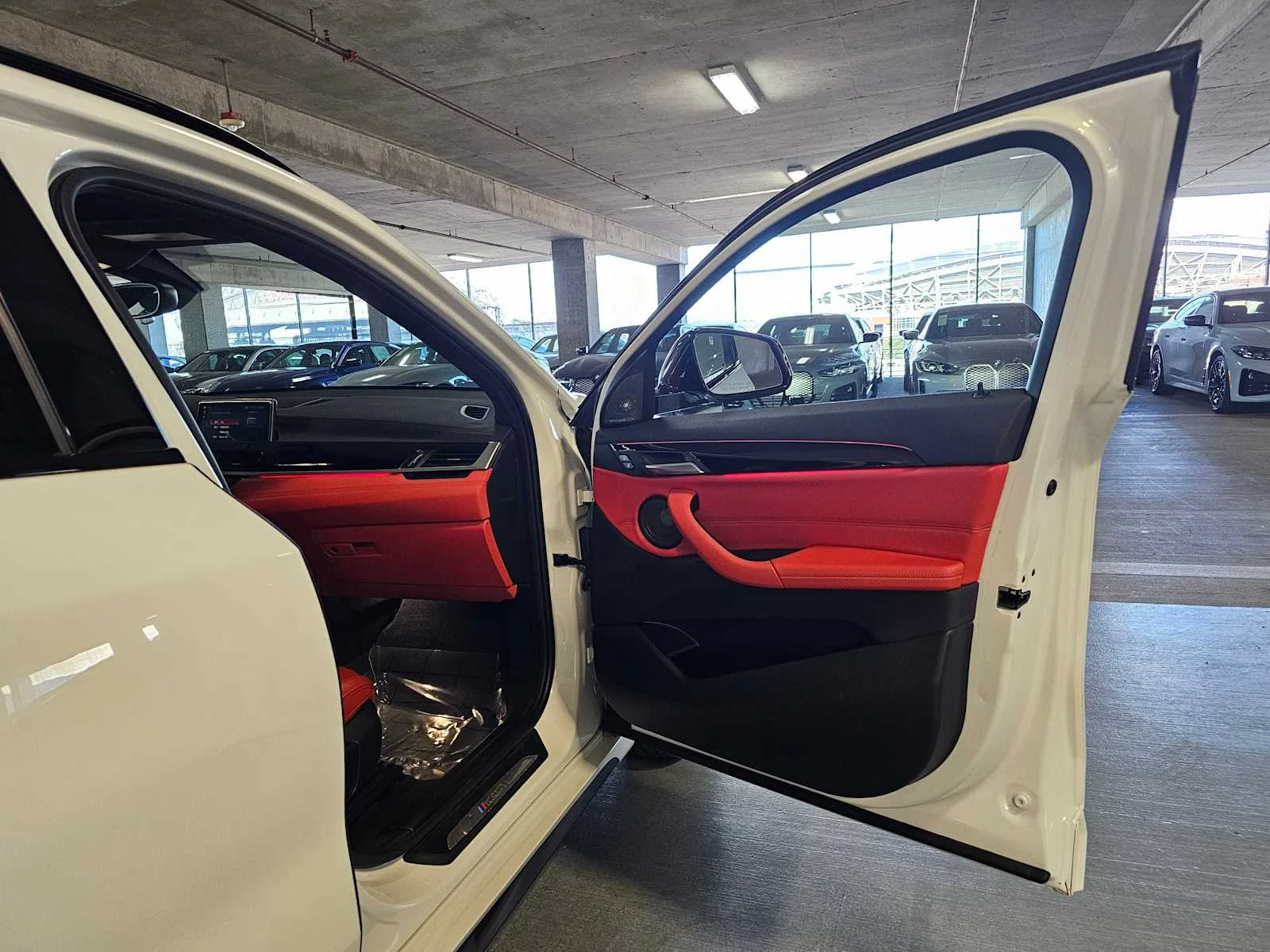 Used 2020 Alpine White BMW M35i image 30