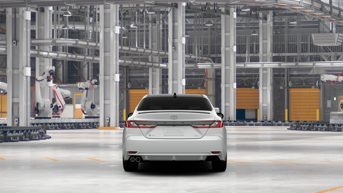 New 2026 Wind Chill Pearl with Midnight Black Metallic roof Toyota XSE image 8