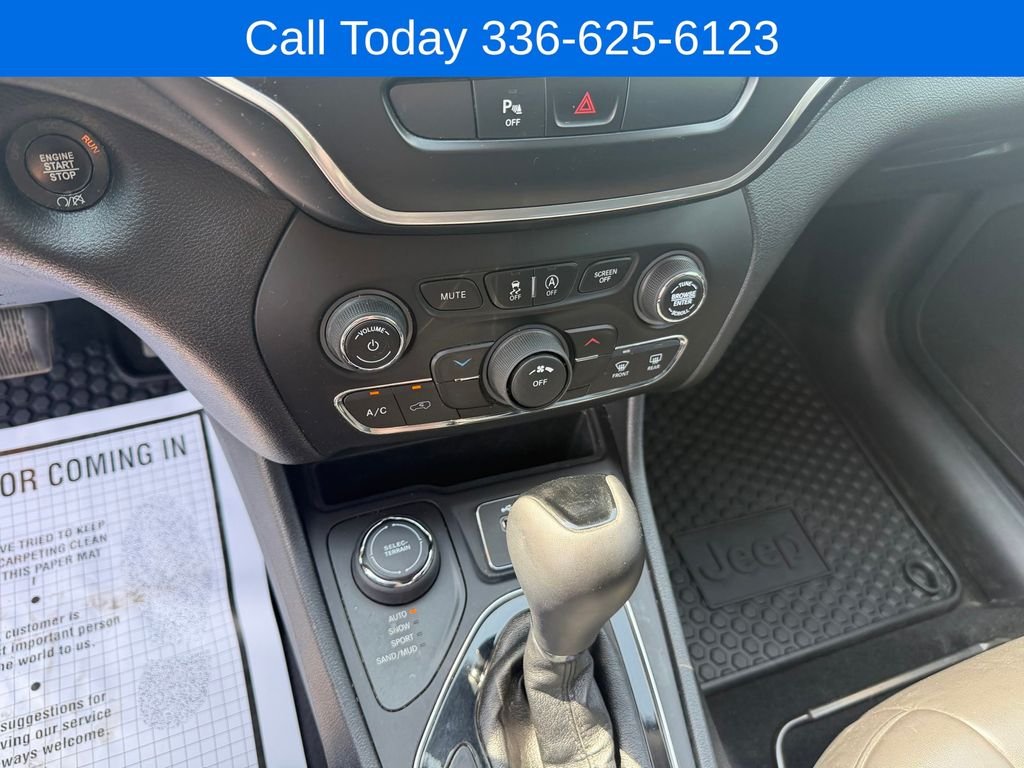 Used 2020 White Jeep Latitude Plus image 21