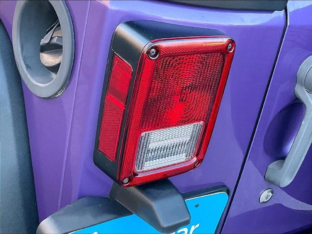 Used 2018 Xtreme Purple Pearlcoat Jeep Unlimited Sport image 32