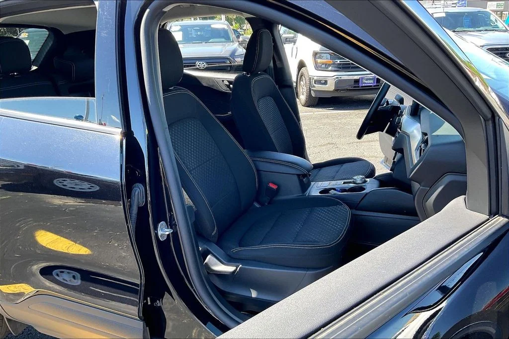 Used 2024 Black Metallic Ford Active image 6