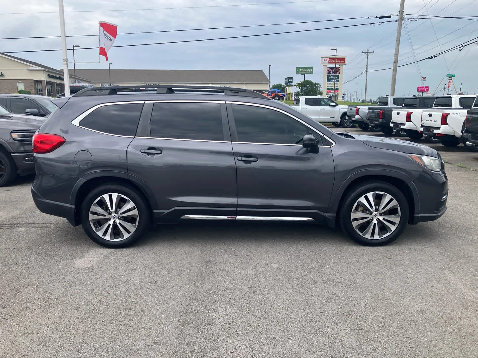 Used 2019 Magnetite Gray Metallic Subaru Limited image 8
