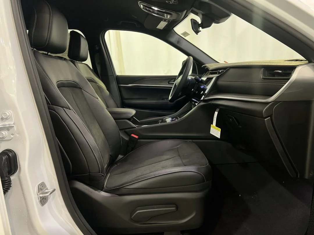 2026 Jeep Grand Cherokee Laredo - Photo 14