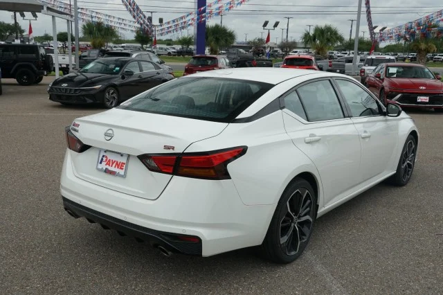 Used 2024 Glacier White Nissan 2.5 SR image 7