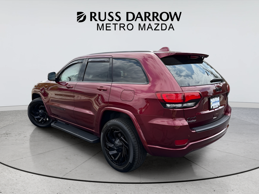 Used 2022 Red Jeep Laredo X image 3