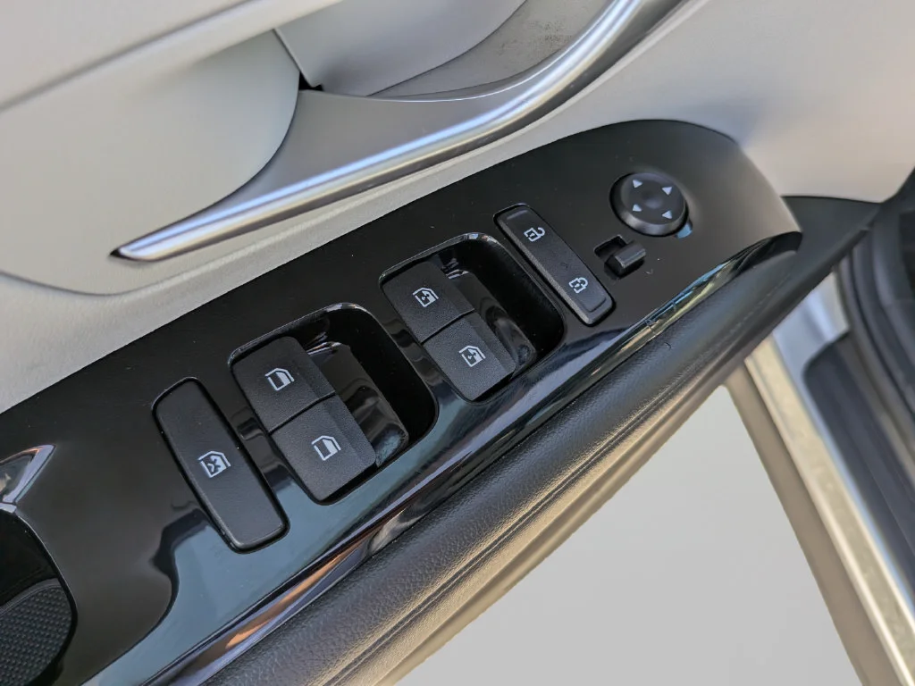 Used 2022 Silver Hyundai Limited image 16