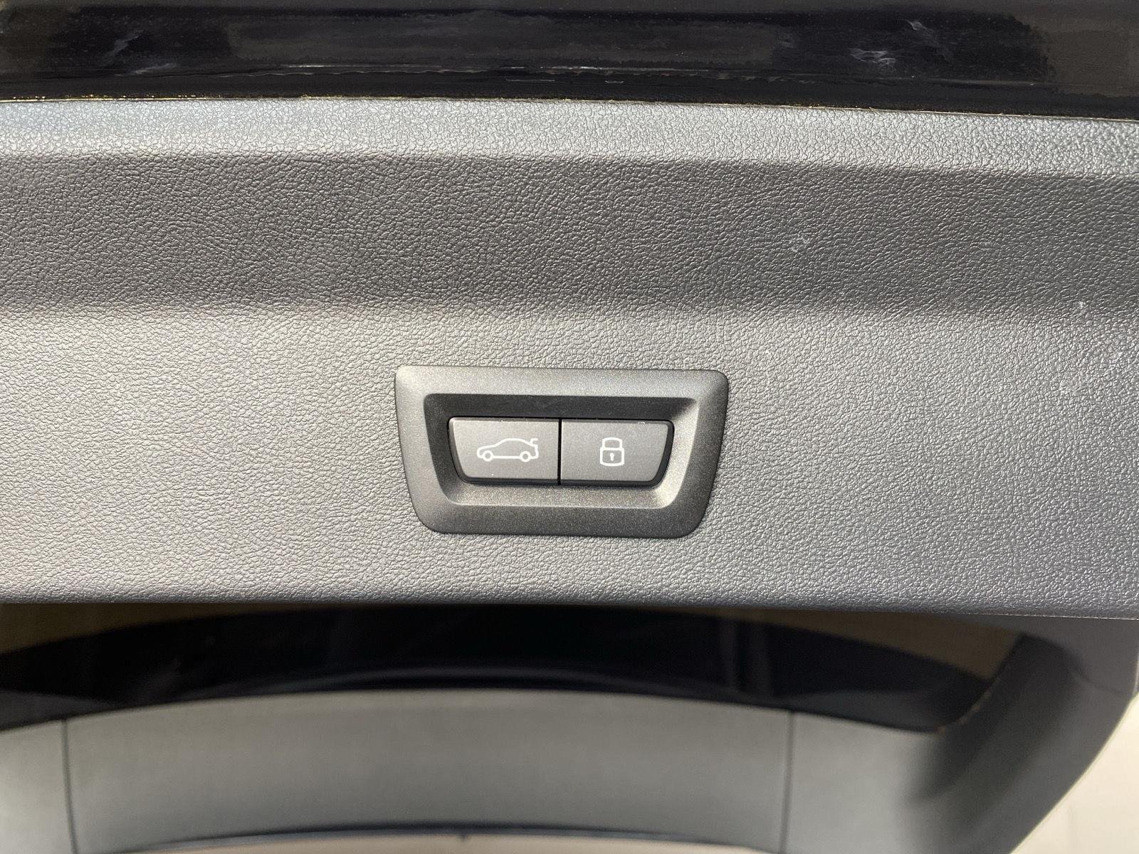 Used 2024 Carbon Black Metallic BMW xDrive30i image 8