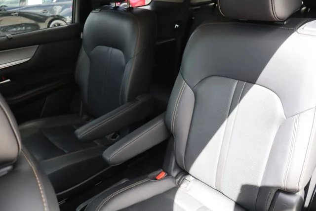 Used 2025 Platinum Mazda 3.3 Turbo Premium image 17