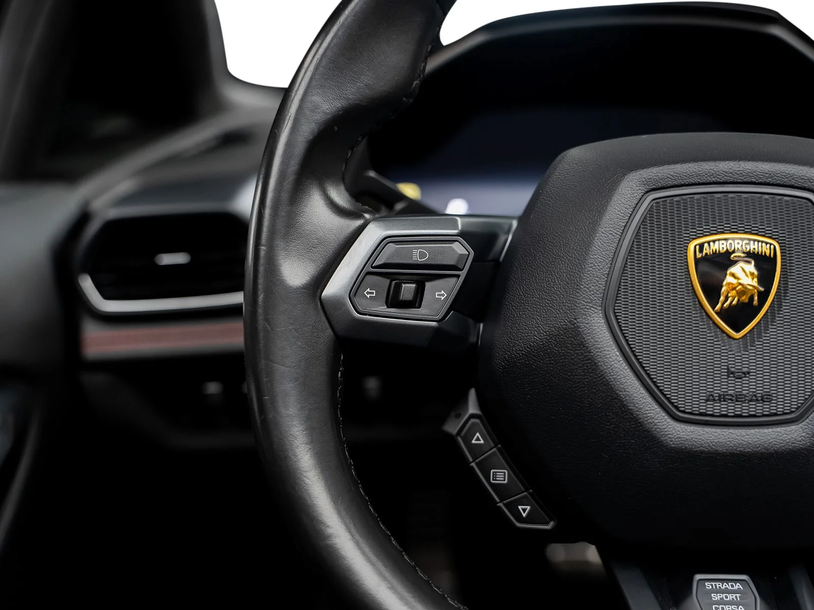 Used 2017 White Lamborghini  image 36