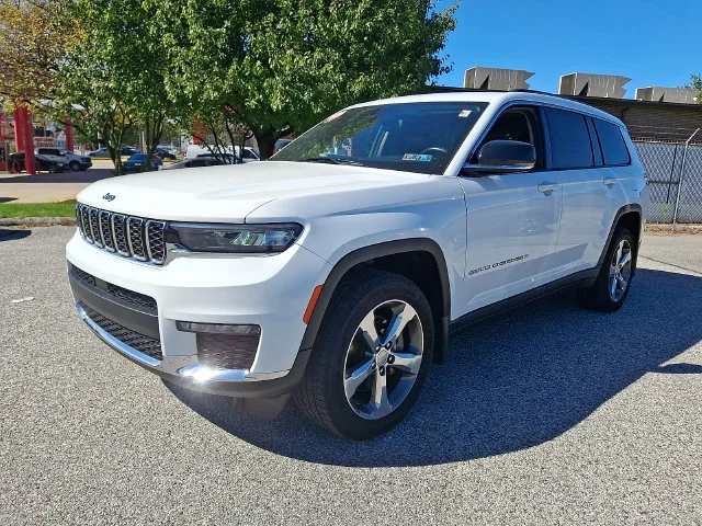 Used 2021 White Jeep Limited image 3