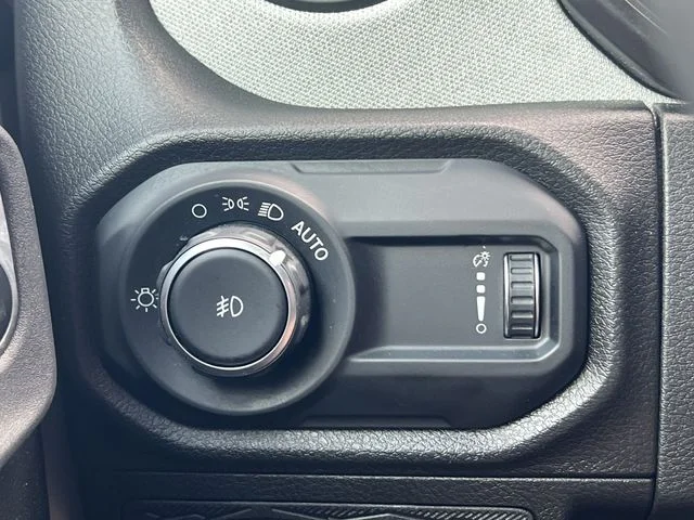Used 2024 White Jeep Sport S image 21