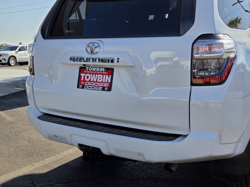 Used 2021 White Toyota SR5 image 5
