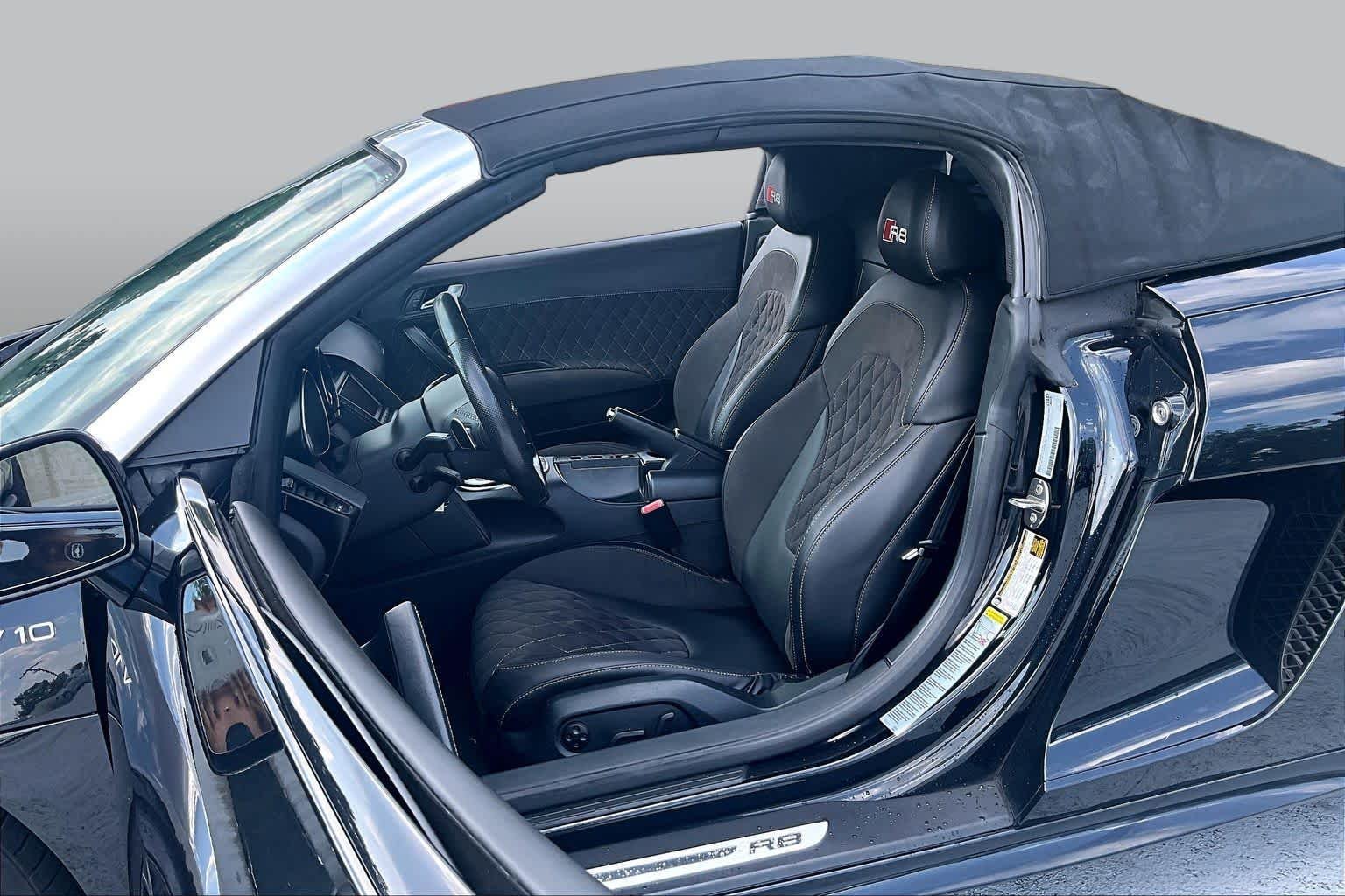 Used 2011 Phantom Black Pearl Audi 5.2L image 7