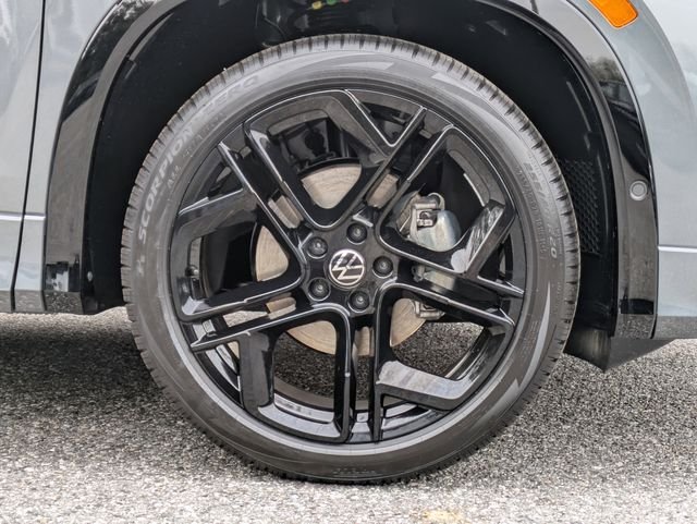 New 2026 Gray Volkswagen 2.0T SE R-Line Black image 10