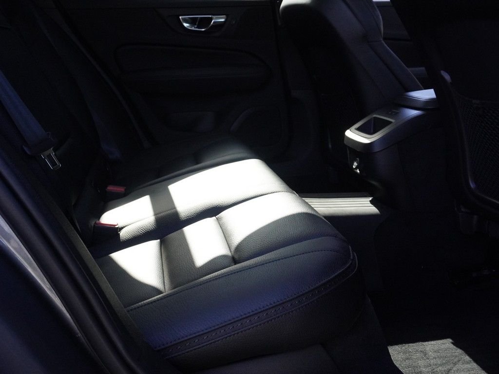 Used 2020 Gray Volvo T5 image 32