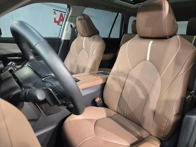 Certified Used 2026 PRECIOUS METAL Toyota  image 24