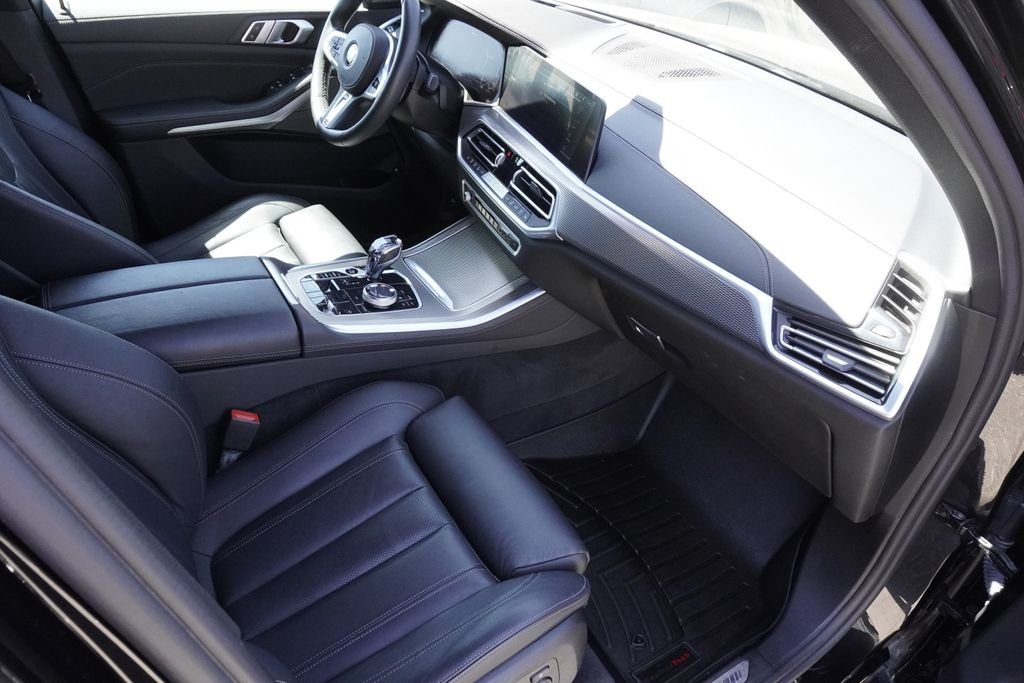 Used 2021 Black BMW xDrive45e image 22