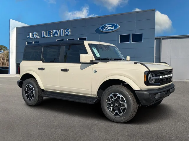 2026 Ford Bronco Outer Banks