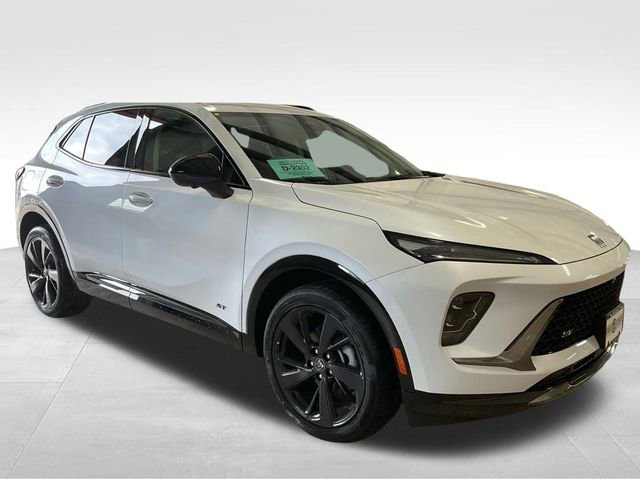 2025 Buick Envision Sport Touring photo 3