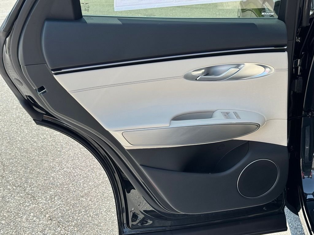 New 2027 Black Genesis 2.5T Select image 17