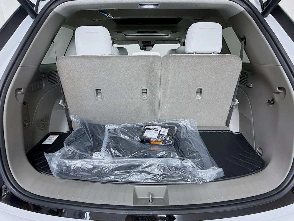 New 2026 Creamy White Pearl Hyundai Limited image 28