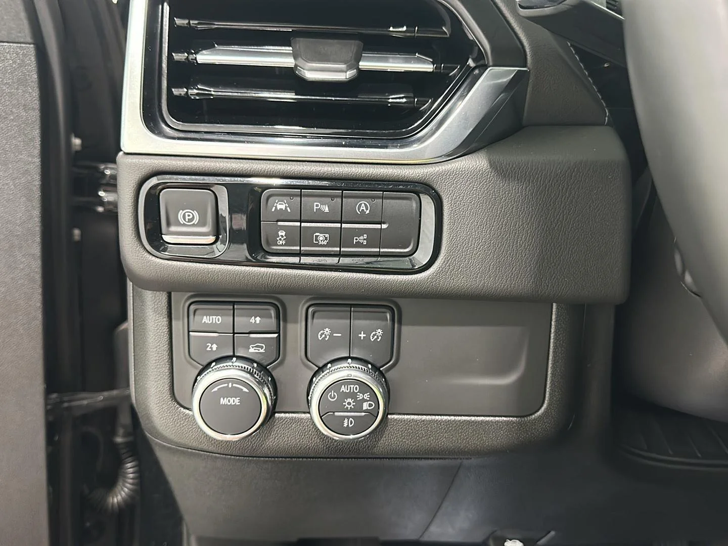 Used 2025 Onyx Black GMC Denali image 15