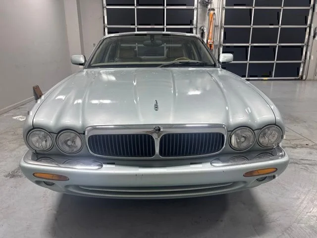 Used 2000 Gold Jaguar Base image 3