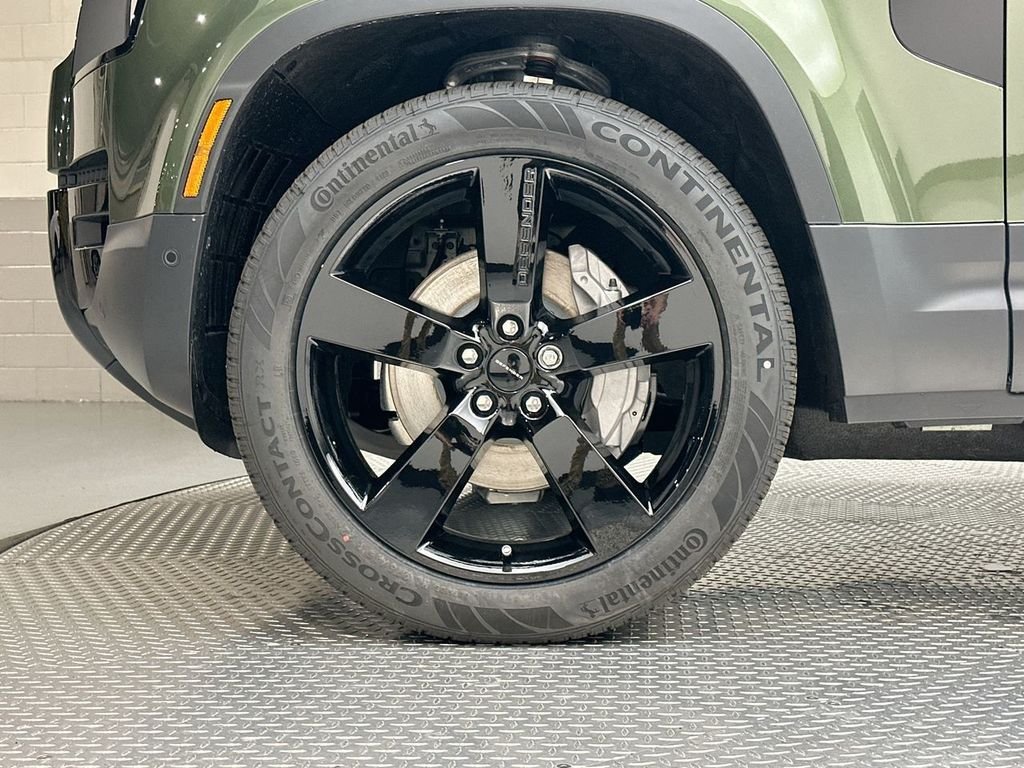 New 2026 Woolstone Green Land Rover S image 5