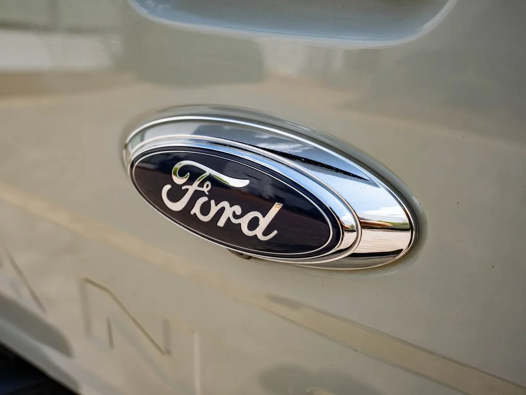 Used 2021 Cactus Gray Ford Lariat image 17