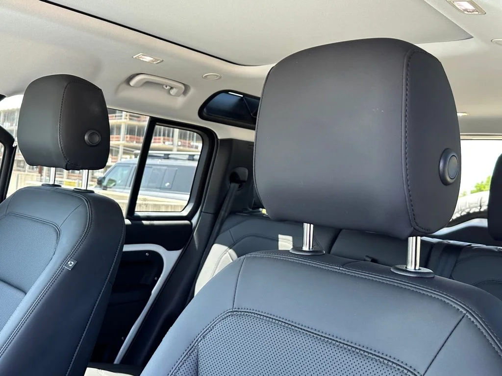 Certified Used 2026 Fuji White Land Rover S image 12