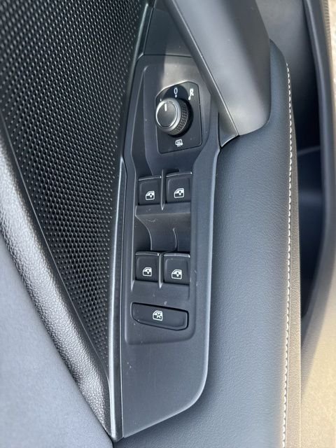 New 2026 Platinum Gray Volkswagen 2.0T SE image 30
