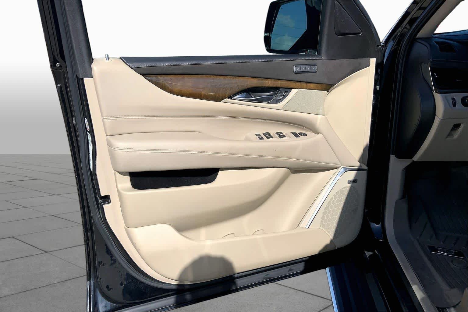 2019 Cadillac Escalade Premium Luxury - Photo 22