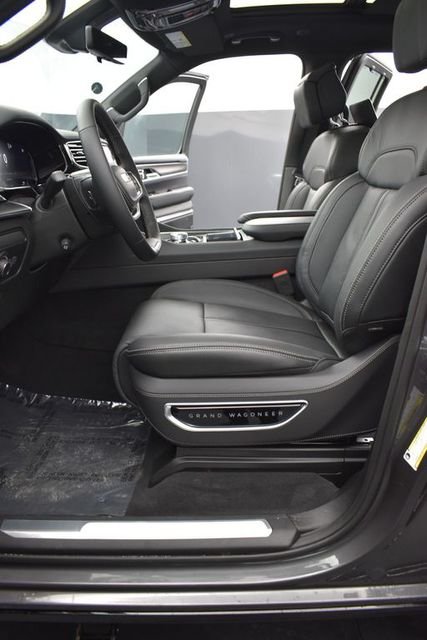 New 2026 Baltic-Gray Metallic Clear-Coat Exterior Paint Jeep Summit Obsidian image 9