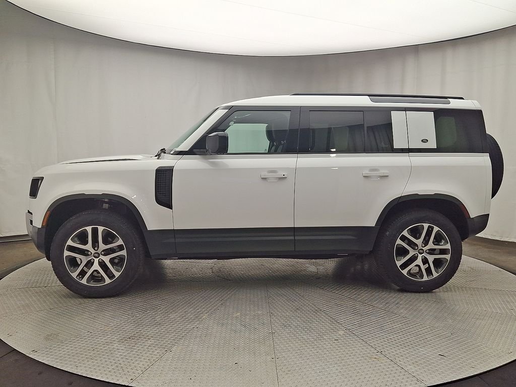 Certified Used 2024 Fuji White Land Rover S image 7