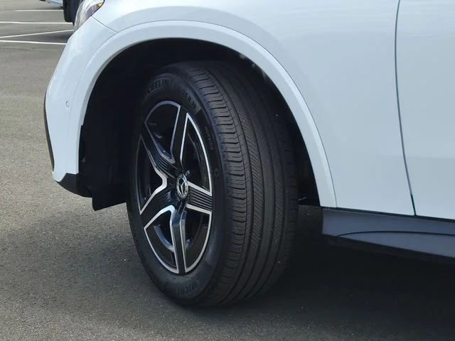 Used 2023 White Mercedes-Benz GLC 300 image 31