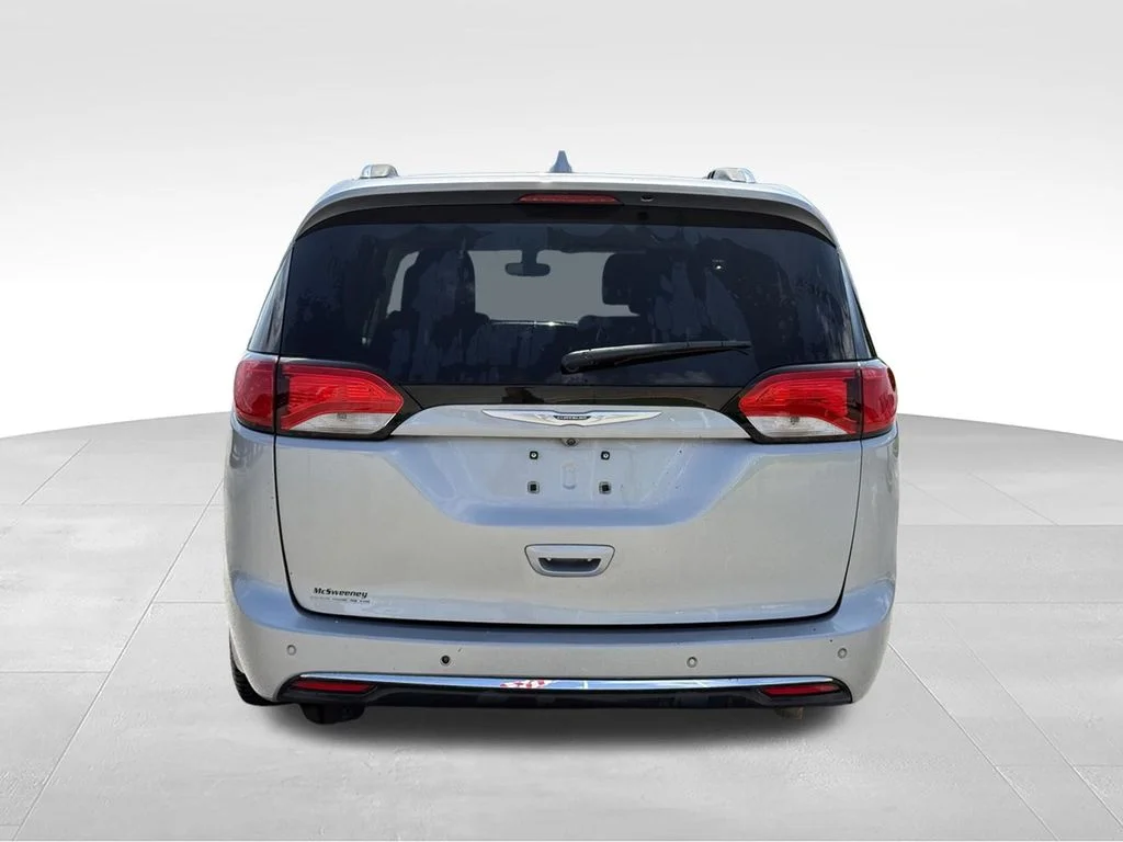 Used 2020 Silver Chrysler Touring L image 25