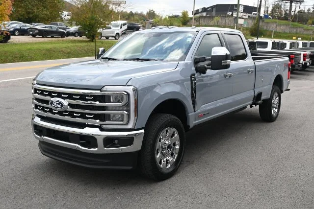 2027 Ford Super Duty F-350® Lariat®