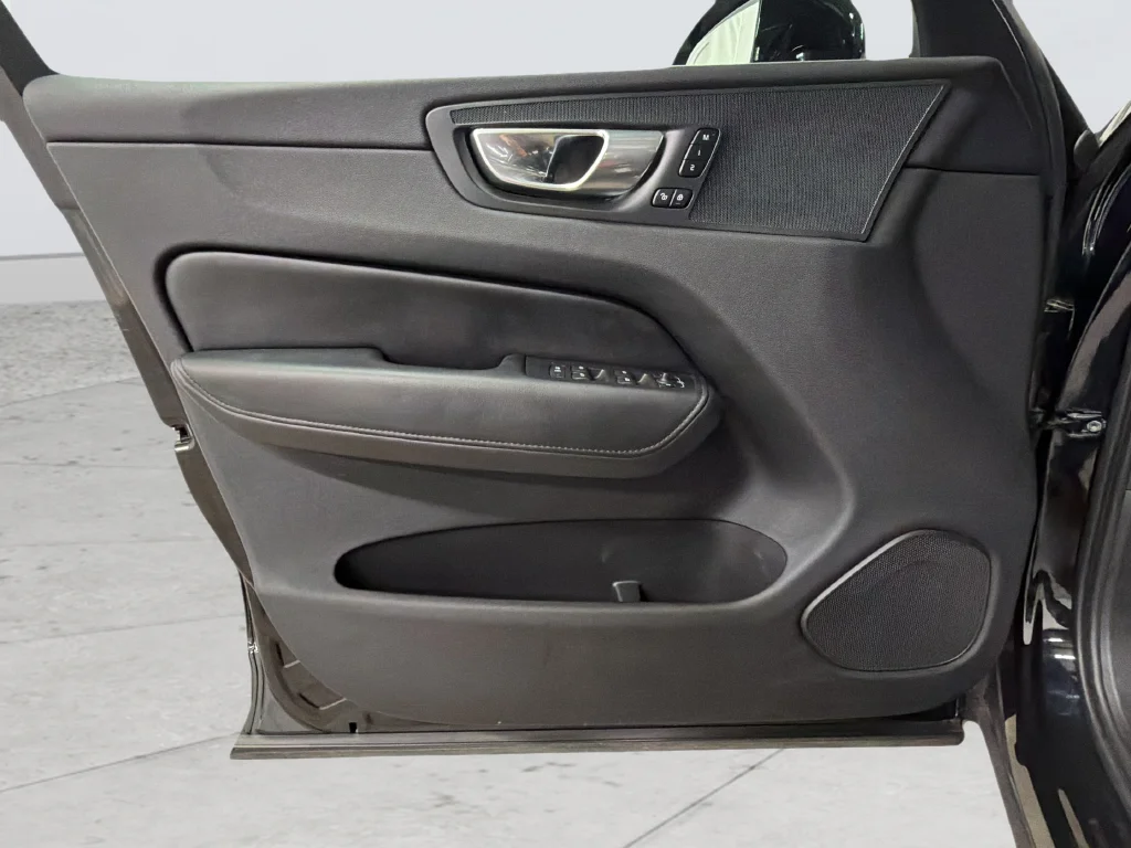 2024 Volvo XC60 Plus - Photo 24