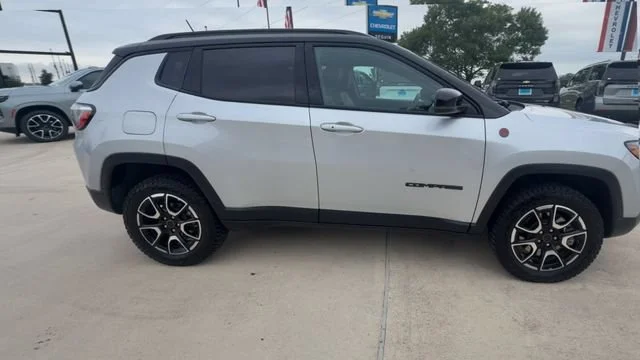 2025 Jeep Compass Trailhawk - Photo 9