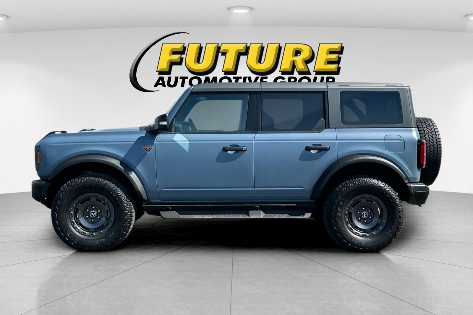 Used 2025 Gray Ford Badlands image 6