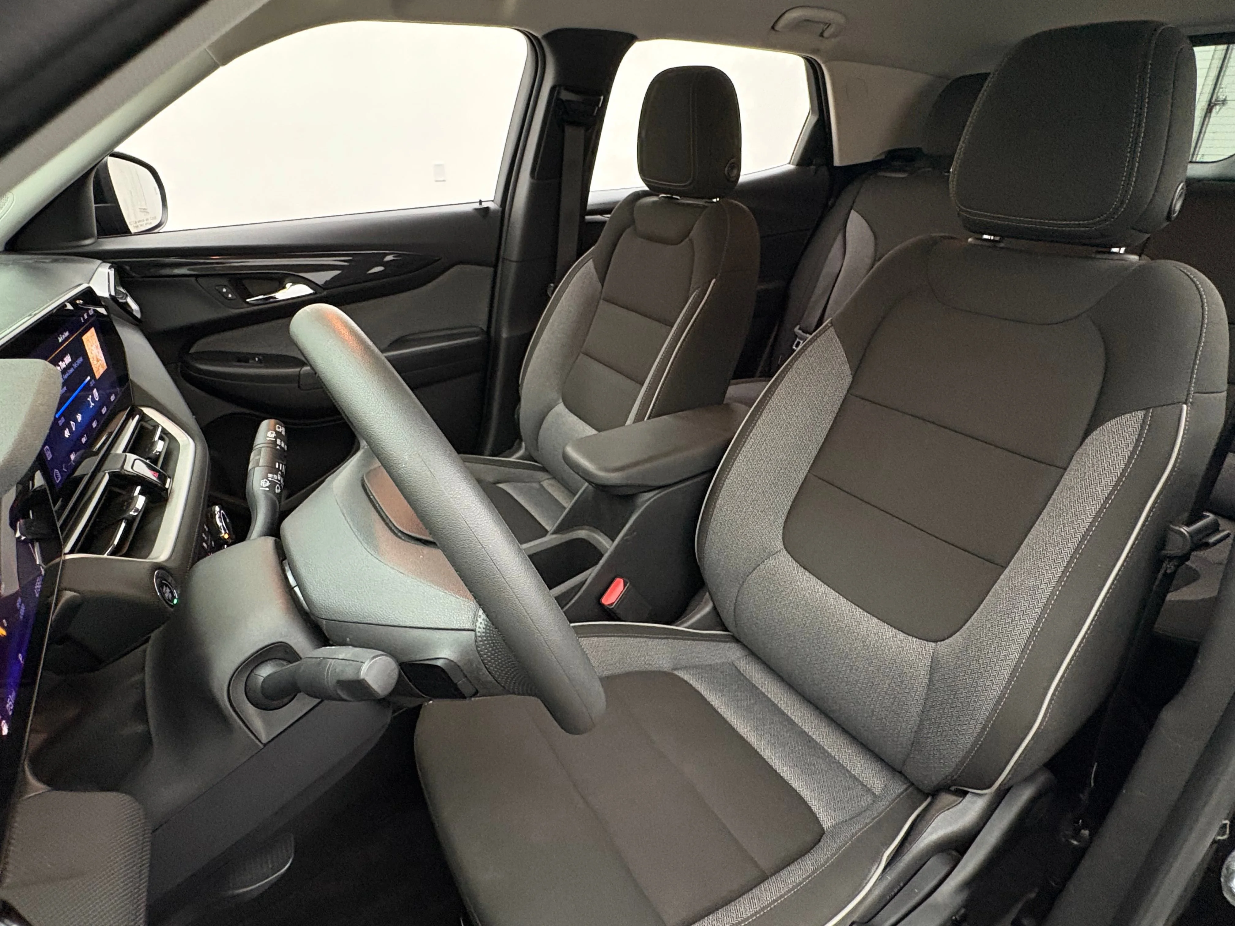 Used 2025 Mosaic Black Metallic Chevrolet LT image 16
