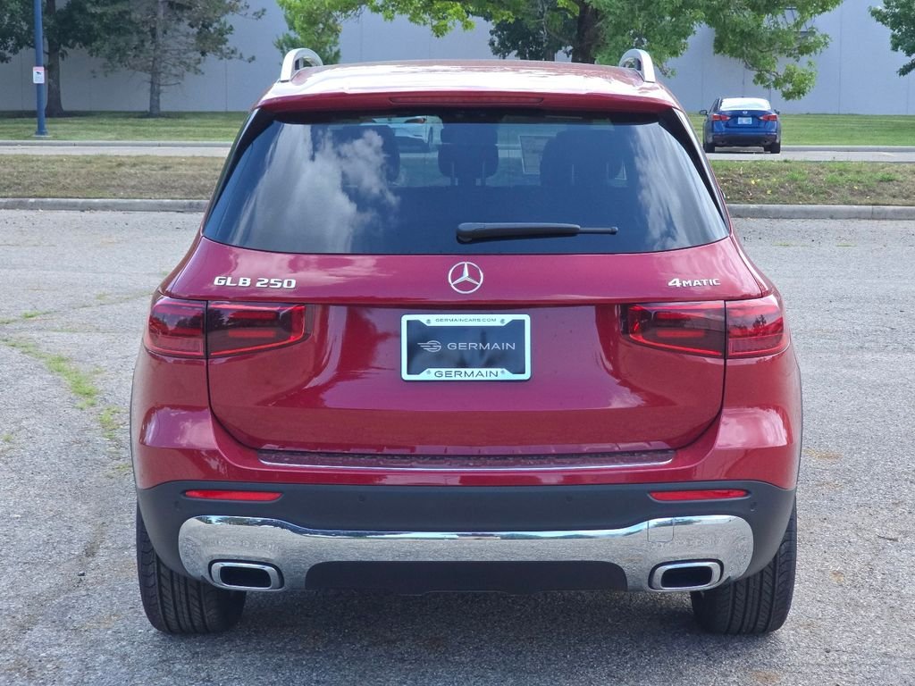 New 2026 MANUFAKTUR Patagonia Red Metallic Mercedes-Benz GLB 250 image 15