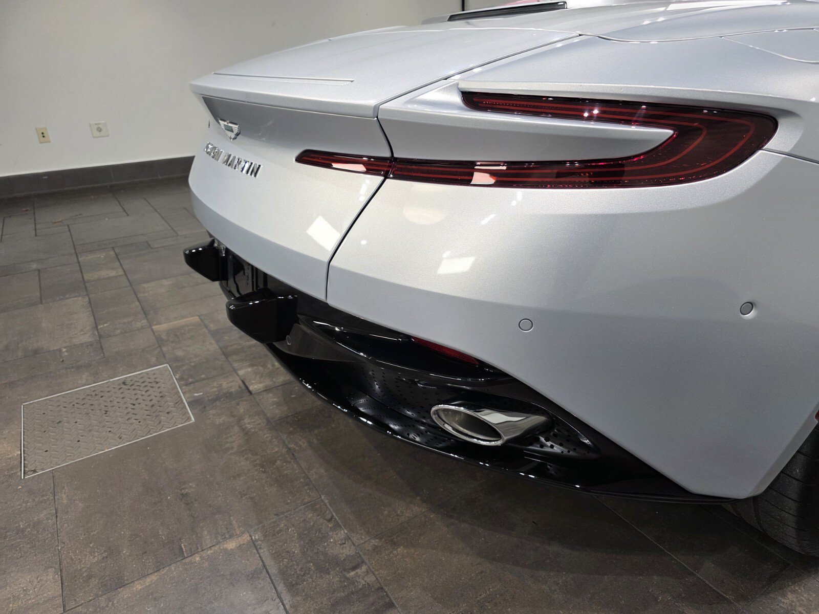 2026 Aston Martin DB12 Base - Photo 8