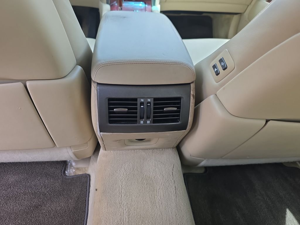 Used 2008  Lexus 460 image 32
