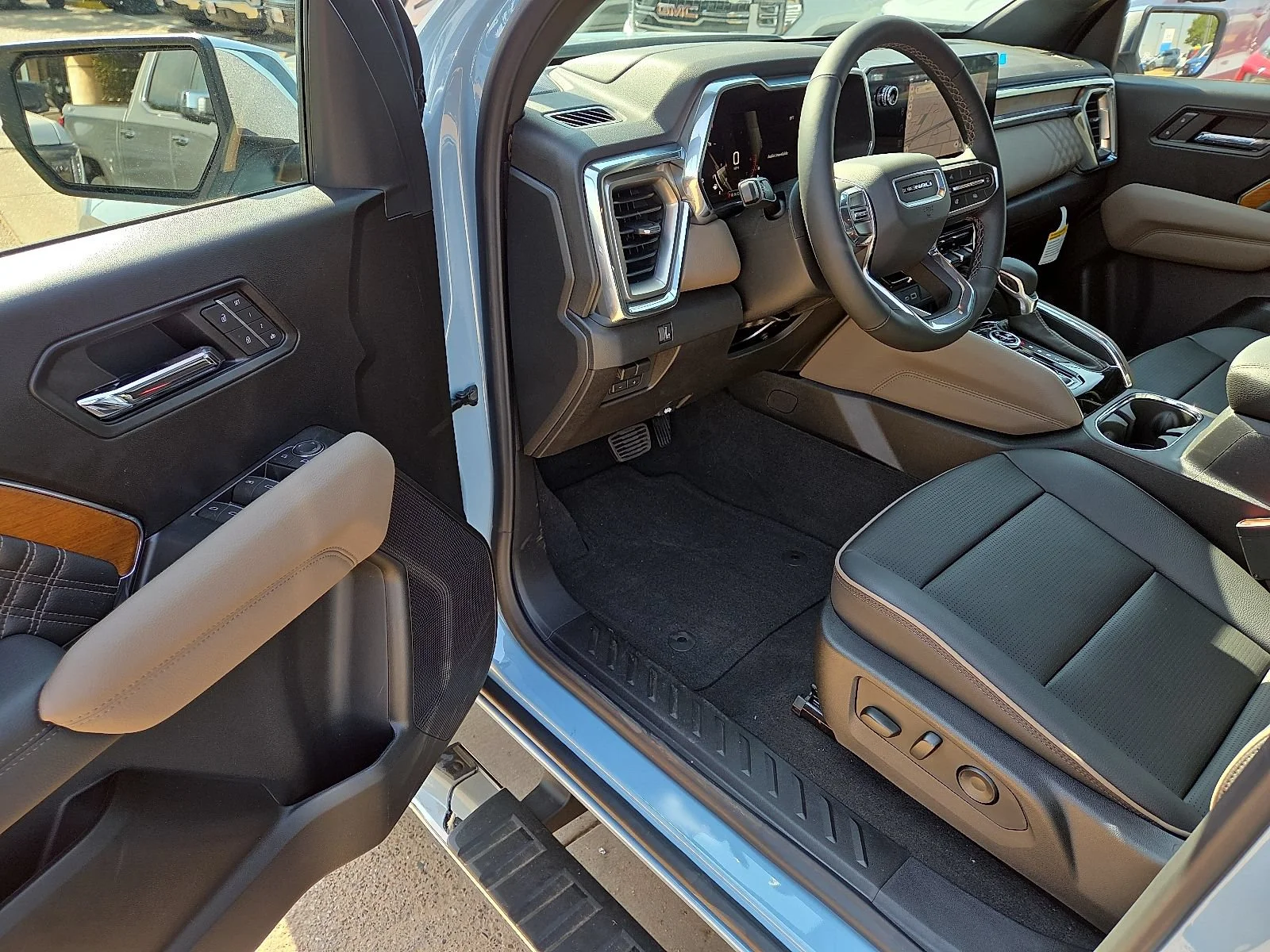 2026 GMC Canyon Denali - Photo 11