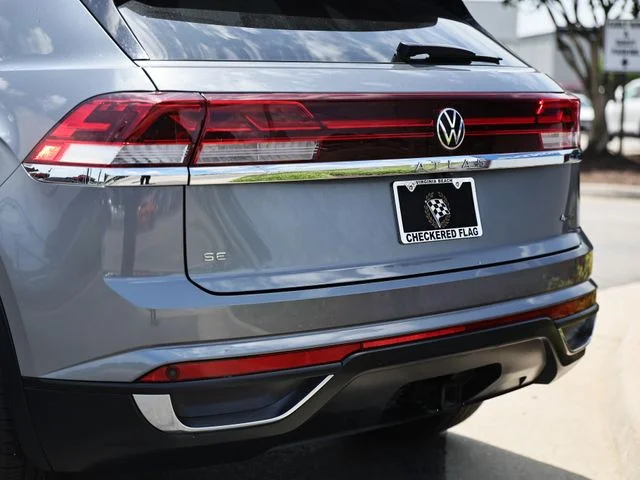 Used 2025 Platinum Gray Metallic Volkswagen 2.0T SE w/Technology image 9