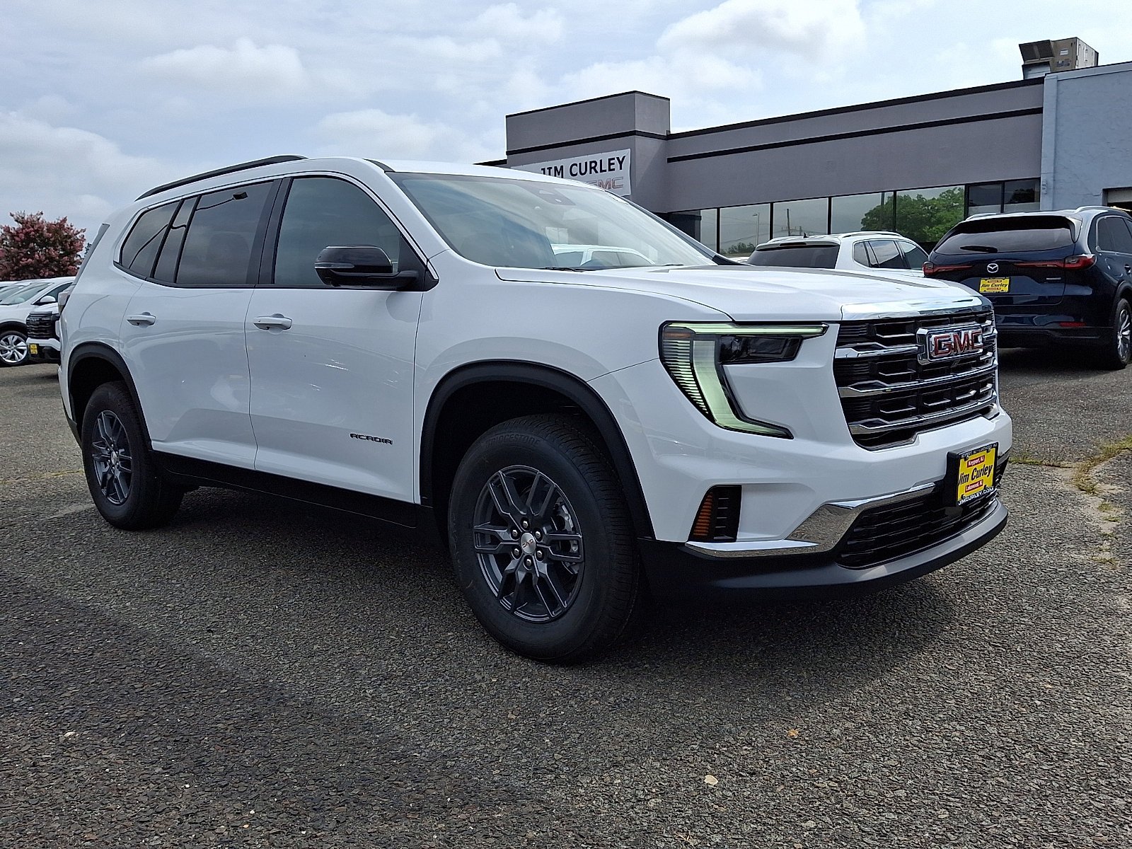New 2026 Summit White GMC Elevation image 2