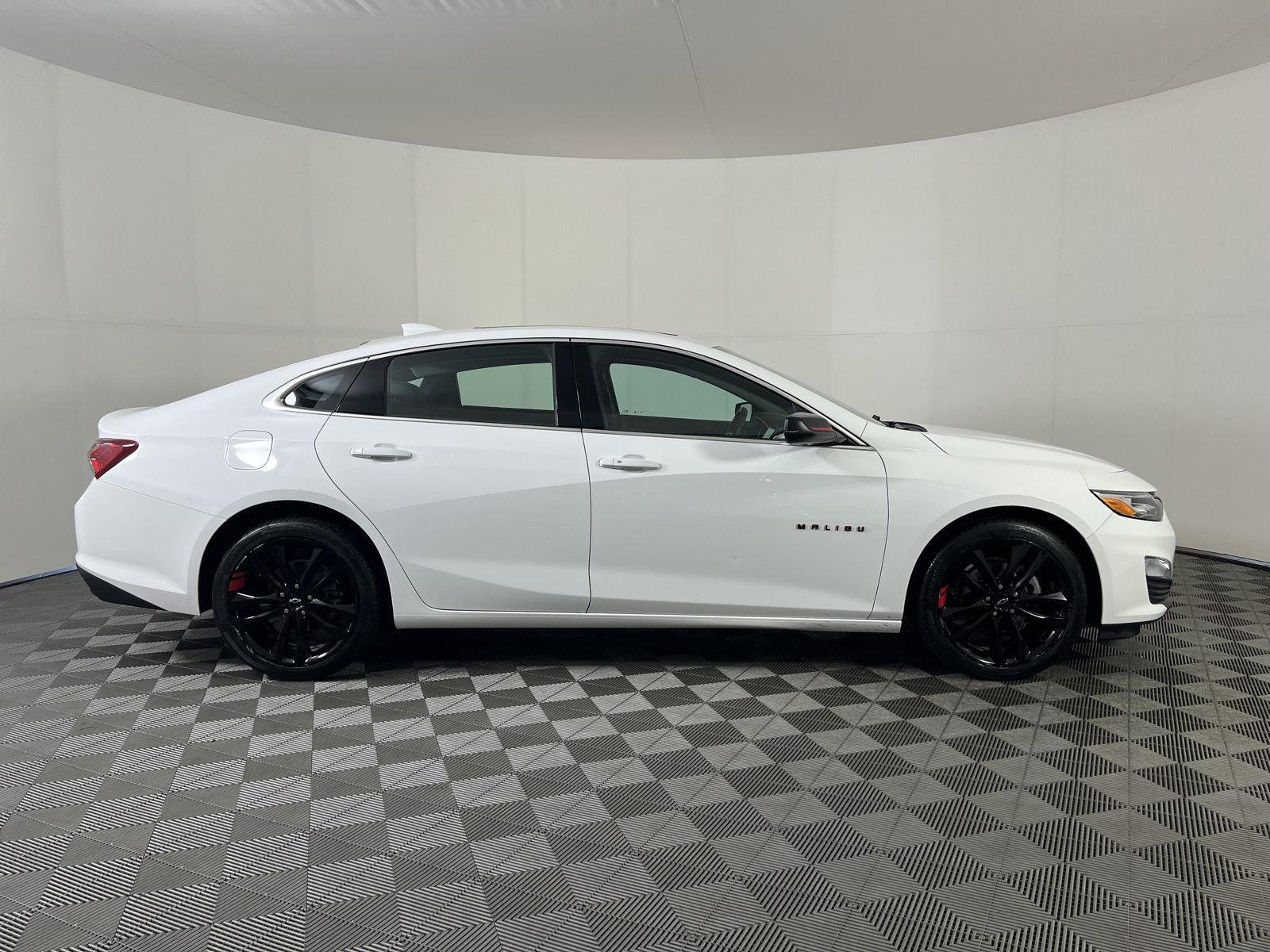 Used 2023 Summit White Chevrolet LT image 25