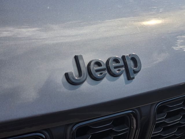 Used 2023 Gray Jeep Altitude image 13